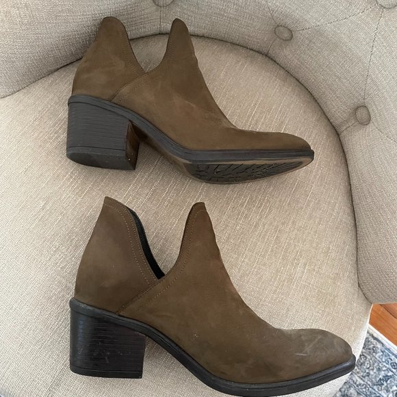 EUC Bueno Dylan Cut Out Booties - Picture 6 of 7